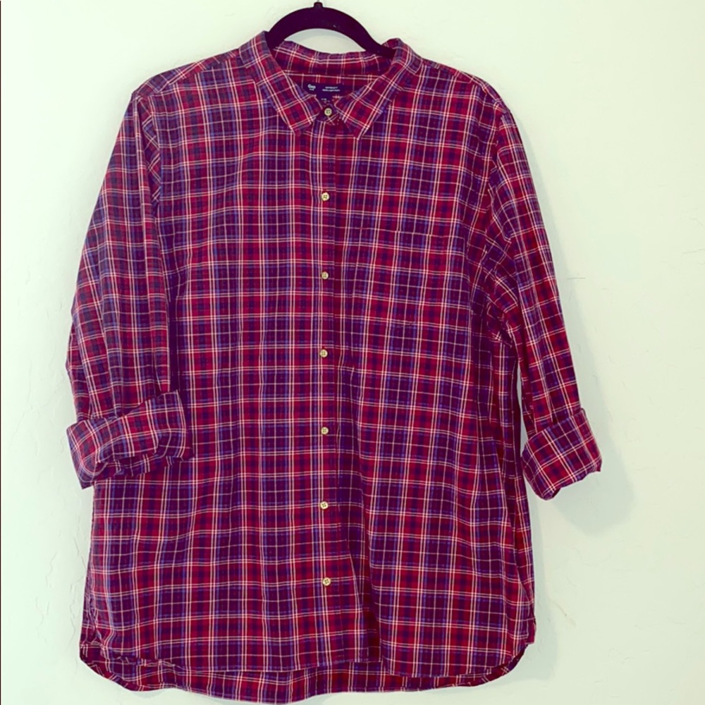 {GAP} Button Up Shirt
